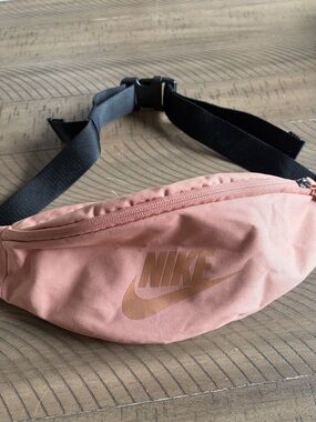 Nike Peach Fanny Pack with Black Strap